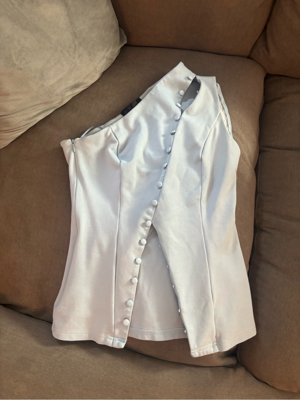 One-Shoulder Light Blue Button vest - Picture 2 of 14